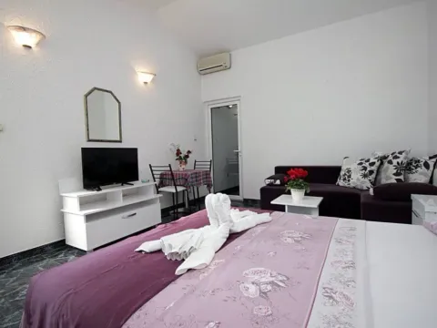 Sale, hospitality venue, 245m², Sutomore, Bar - image 10