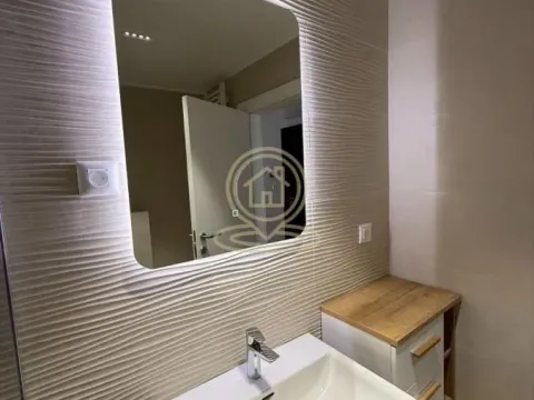 Izdavanje, četvorosoban stan, 81m², Južni Bulevar, Vračar Sve Podlokacije - image 25