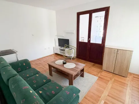 Izdavanje, jednosoban stan, 45m², Zlatica, Podgorica - image 2