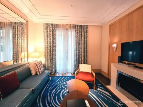 Prodaja, jednosoban stan, 98m², Porto Montenegro, Tivat - image 1