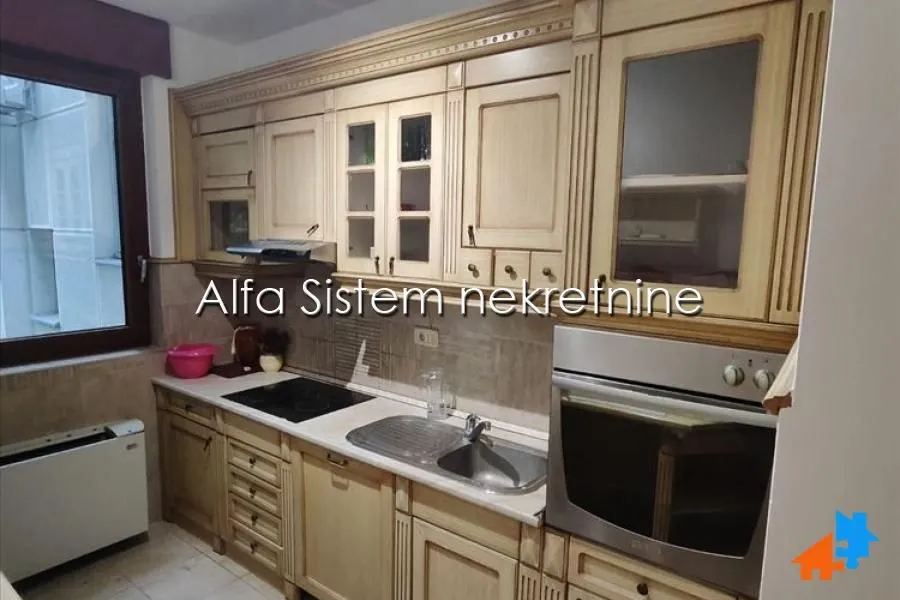 Rent, four bedroom apartment, 120m², Kalenić Pijaca, Vračar Sve Podlokacije