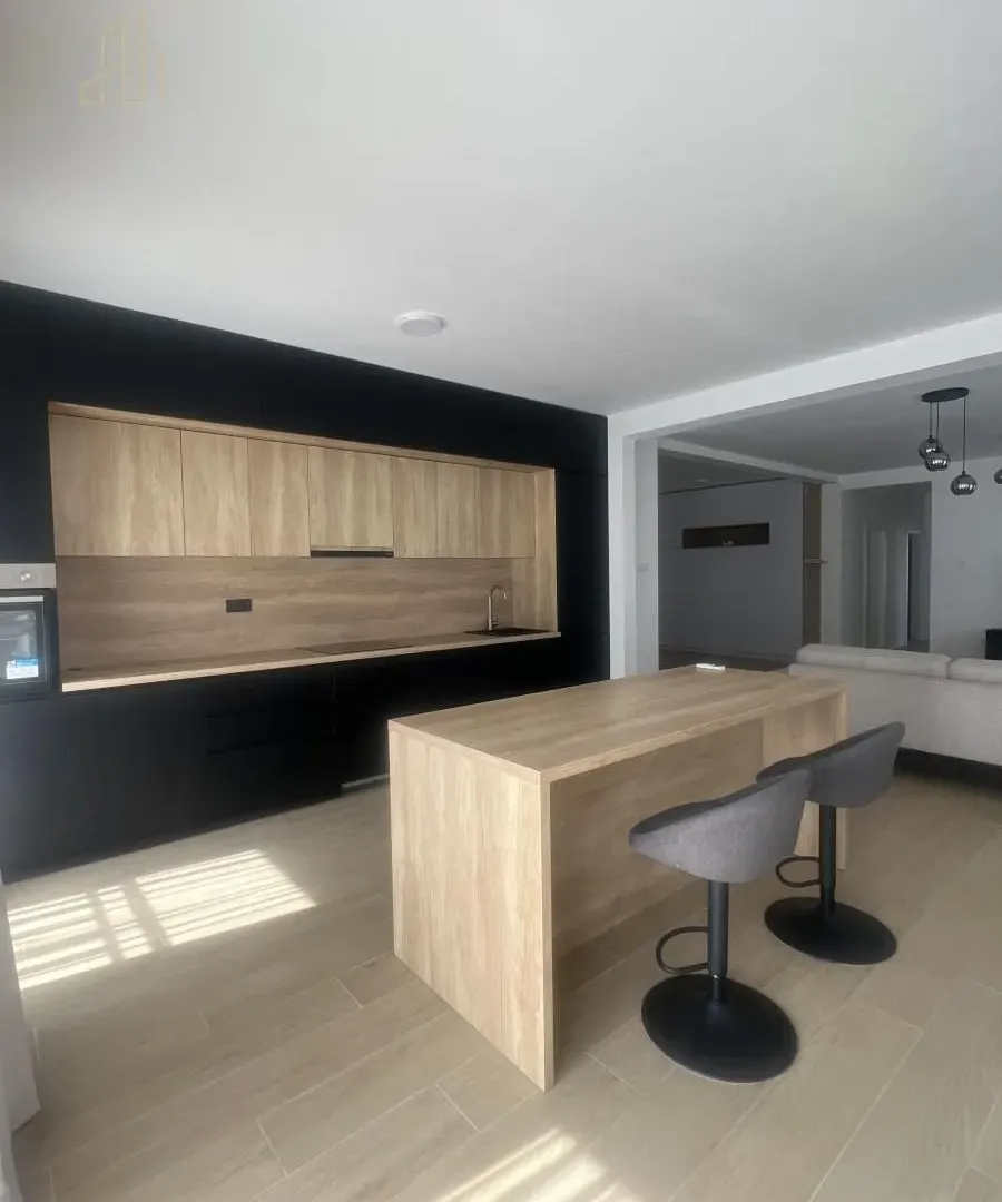 Prodaja, četvorosoban stan, 145m², Savski Venac, Beograd
