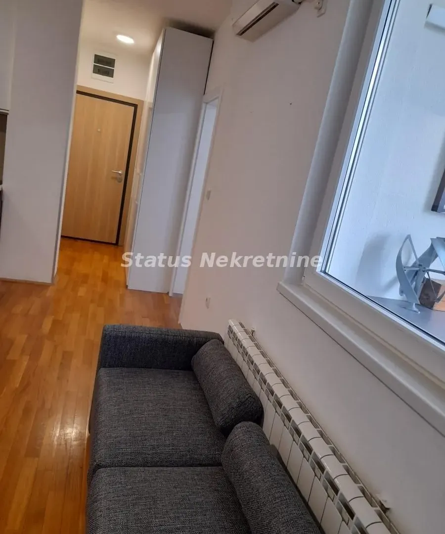 Prodaja, jednosoban stan, 42m², Sajmište, Novi Sad
