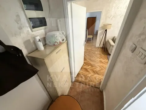 Izdavanje, jednosoban stan, 38m², Centar, Podgorica - image 10