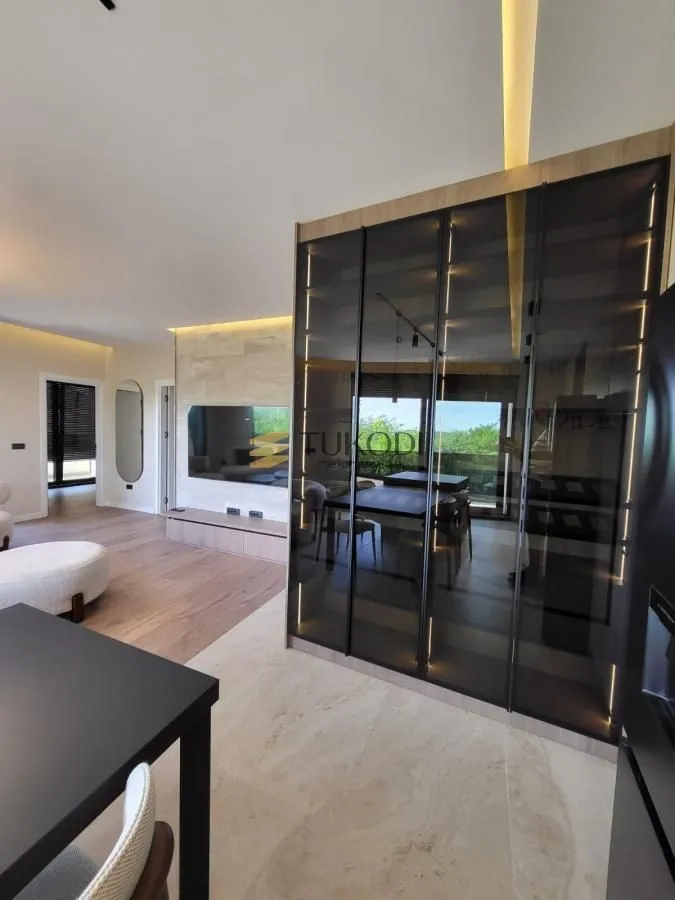 Izdavanje, trosoban stan, 82m², Olimp, Zvezdara Sve Podlokacije
