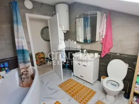 Prodaja, kuća, 313m², Jajinci, Voždovac Sve Podlokacije - image 16