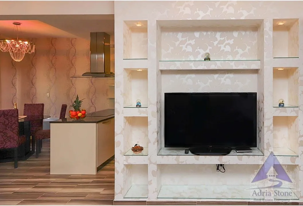 Sale, two bedroom apartment, 84m², Bečići, Budva