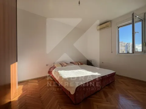 Izdavanje, jednosoban stan, 46m², Blok 6, Podgorica - image 3