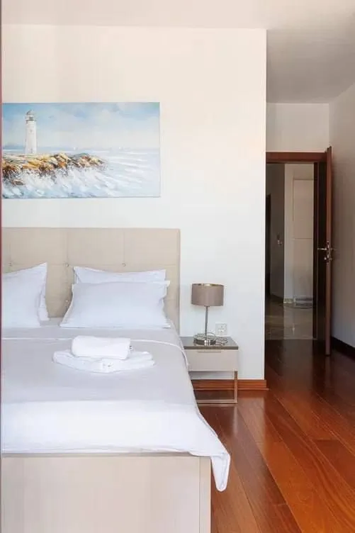 Rent, two bedroom apartment, 70m², Bečići, Budva