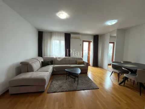 Stan in Tološka šuma