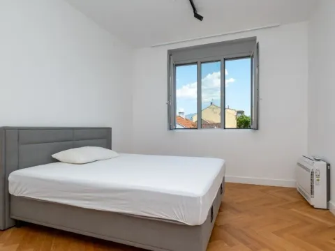 Rent, two bedroom apartment, 70m², Podgorica, Crna Gora - image 3