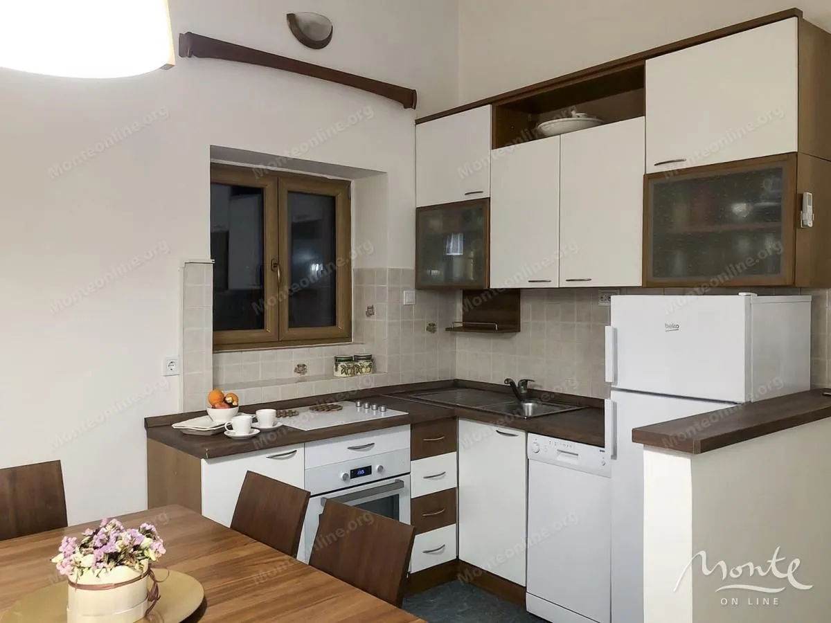 Prodaja, dvosoban stan, 50m², Grad, Kotor