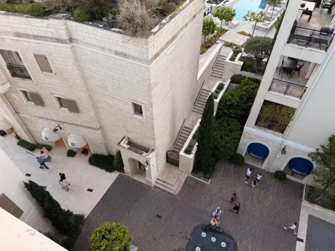 Prodaja, stan, 135m², Tivat, Crna Gora - image 10