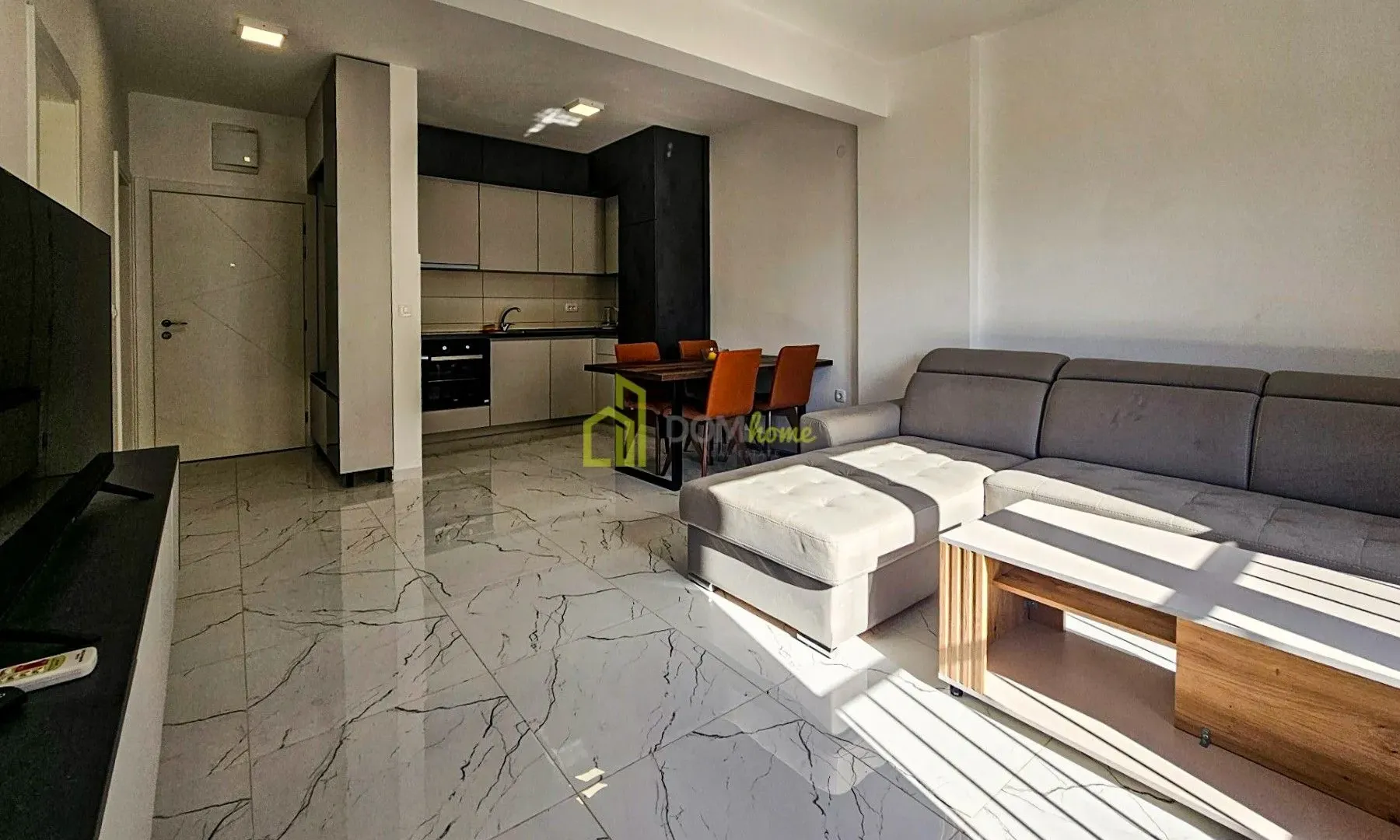 Izdavanje, stan, 45m², Tivat, Crna Gora