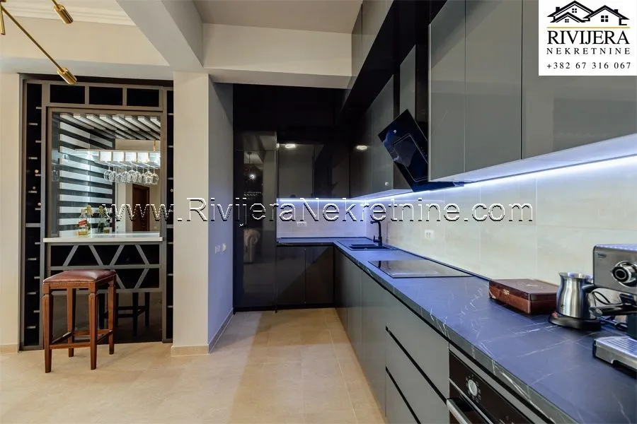 Prodaja, dvosoban stan, 205m², Topla, Herceg Novi