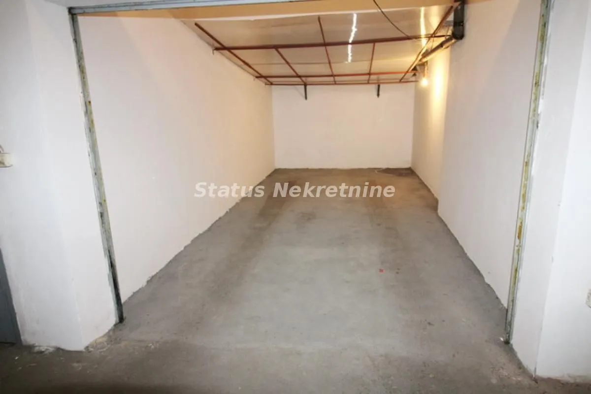 Sale, parking/garage, 18m², Grbavica, Novi Sad Sve Podlokacije