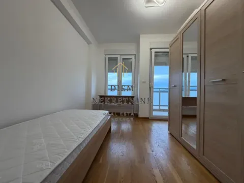 Rent, two bedroom apartment, 68m², City Kvart, Podgorica - image 11