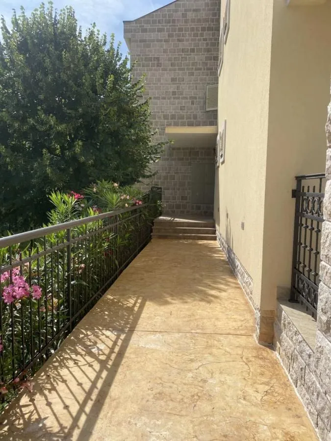 Rent, one bedroom apartment, 35m², Seljanovo, Tivat