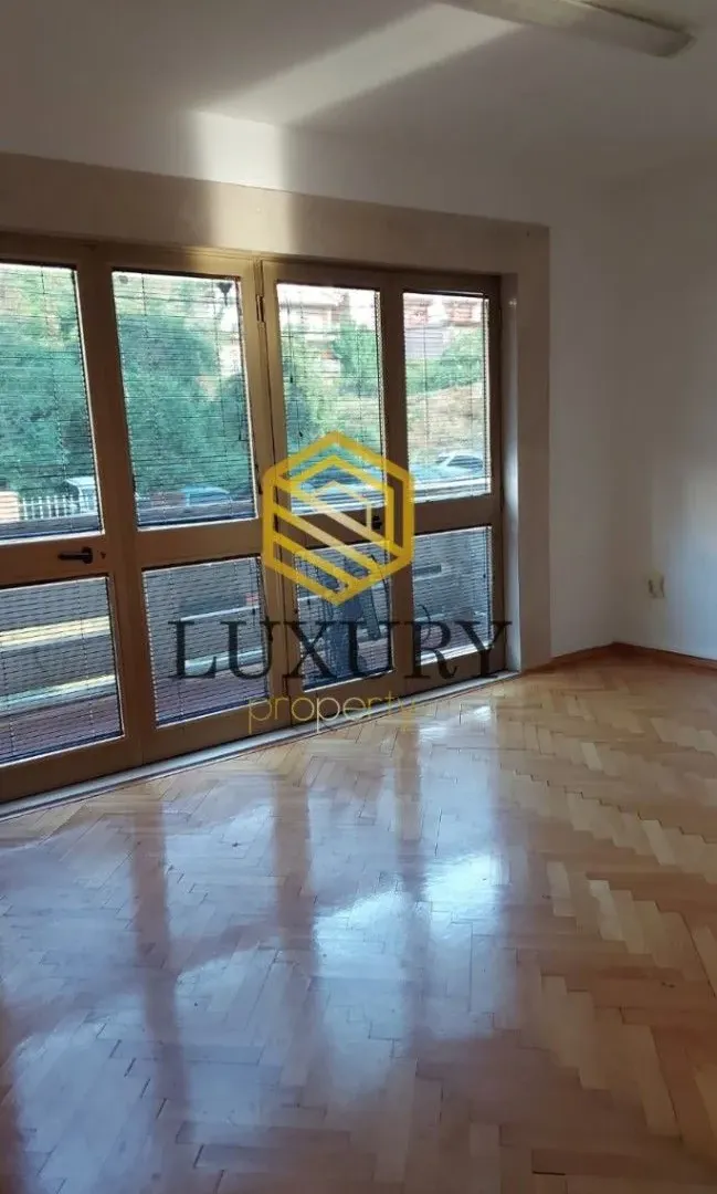 Rent, office space, 250m², Momišići, Podgorica