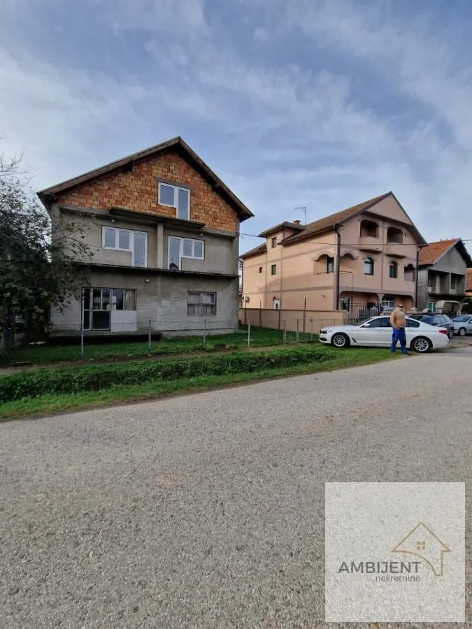 Prodaja, kuća, 256m², Deč, Pećinci