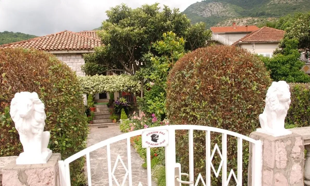 Sale, house, 113m², Kamenari, Herceg Novi