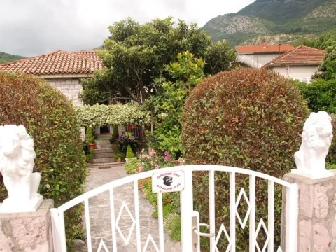 Sale, house, 113m², Kamenari, Herceg Novi