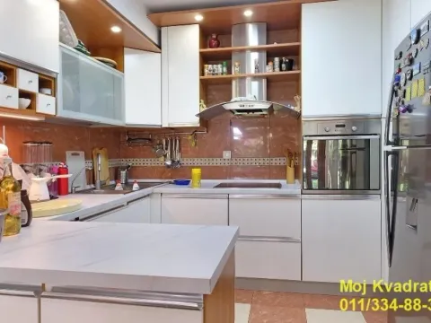 Izdavanje, kuća, 150m², Savski Venac, Beograd - image 4