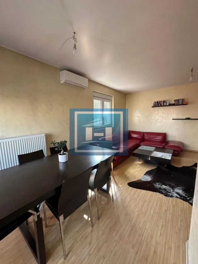 Prodaja, dvosoban stan, 48m², Centar, Paraćin