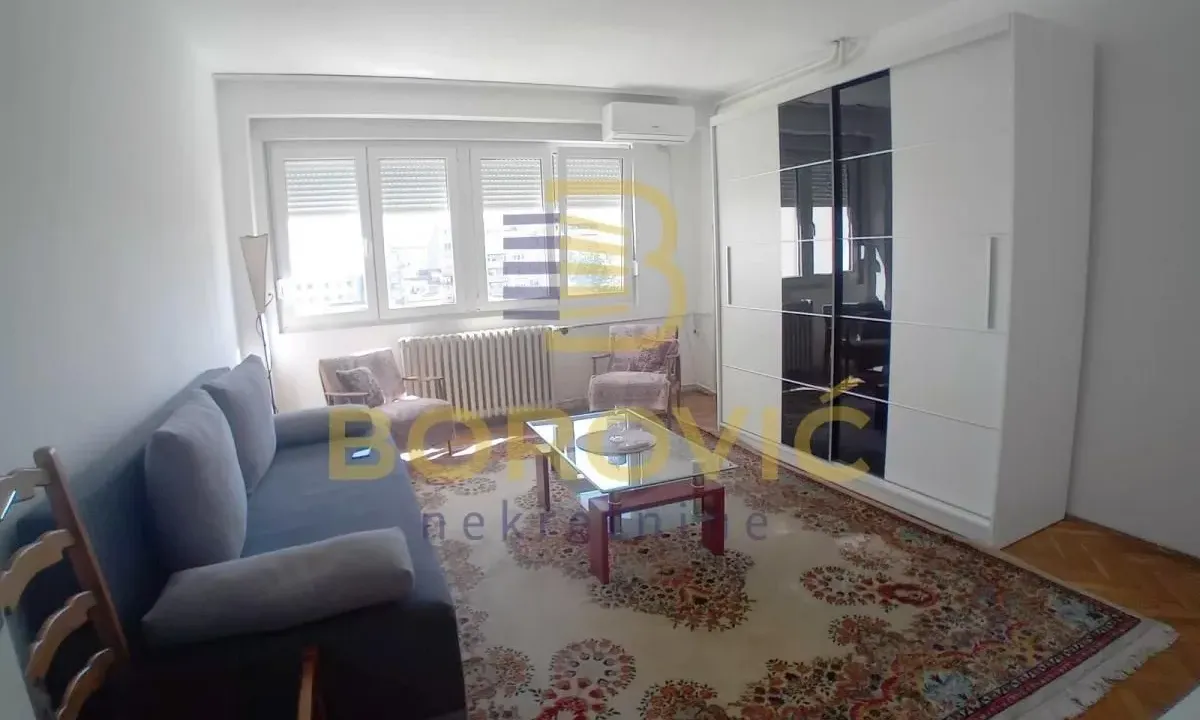 Izdavanje, dvosoban stan, 52m², Kalenić Pijaca, Vračar Sve Podlokacije