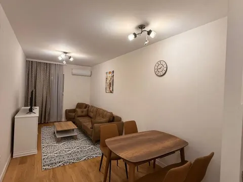Izdavanje, jednosoban stan, 40m², City Kvart, Podgorica - image 2