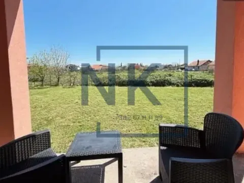 Izdavanje, kuća, 140m², Kokoti, Podgorica - image 17