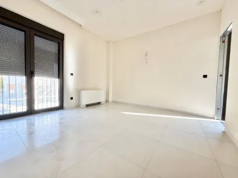 Prodaja, trosoban stan, 240m², Centar, Tivat - image 5