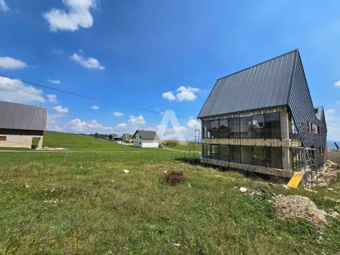 Prodaja, jednosoban stan, 31m², Žabljak, Crna Gora - image 9