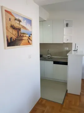 Izdavanje, dvosoban stan, 70m², Vezirov Most, Podgorica - image 3