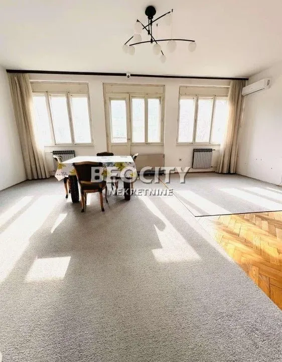 Prodaja, četvorosoban stan, 152m², Centar, Novi Sad