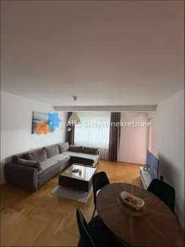 Dnevna soba sa garniturom i trpezarijskim stolom. - image 4