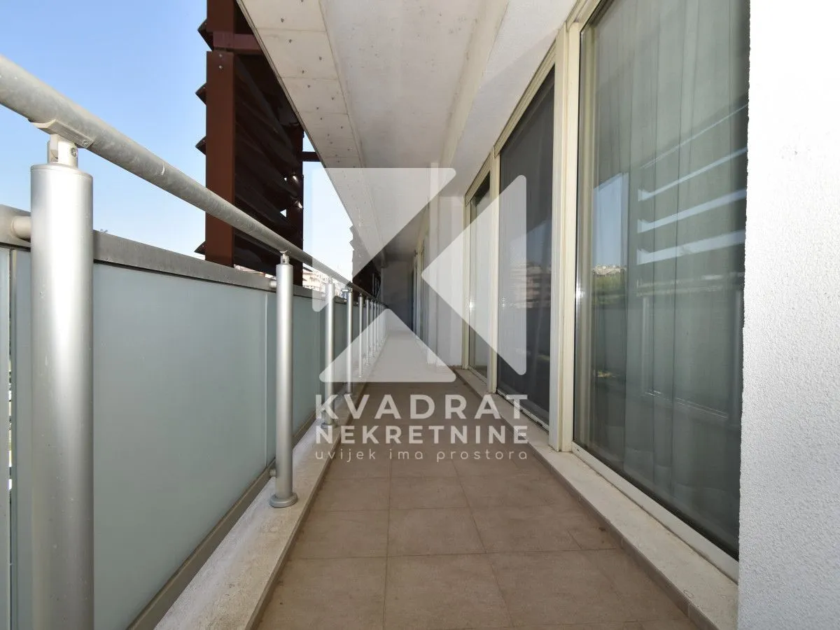 Izdavanje, četvorosoban stan, 230m², Kruševac, Podgorica