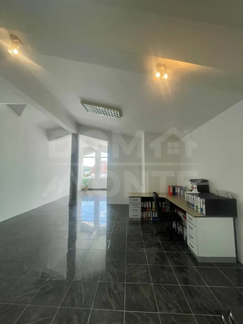 Rent, office space, 97m², Tivat, Crna Gora