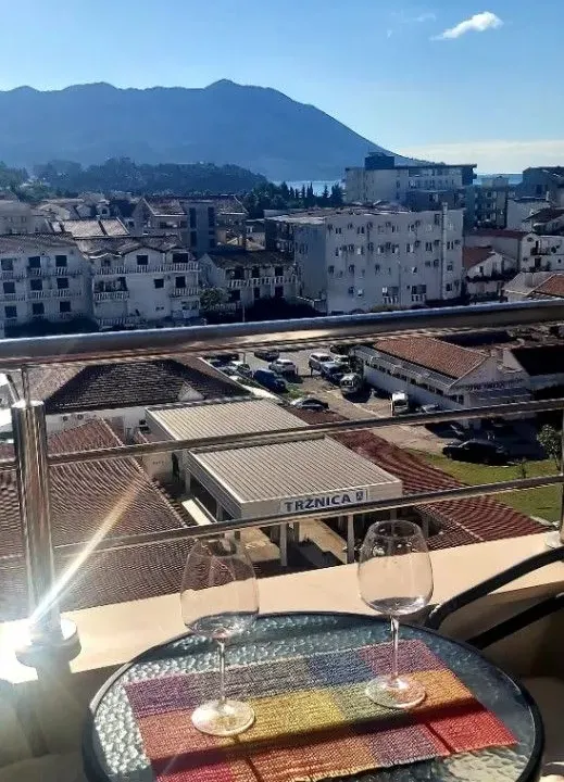 Izdavanje, jednosoban stan, 47m², Rozino, Budva