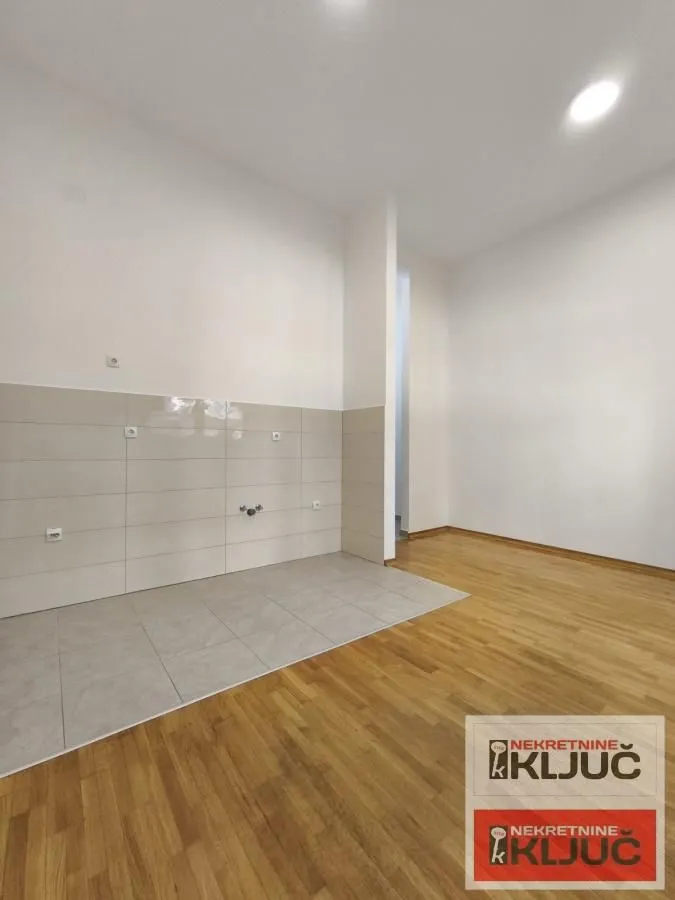 Prodaja, garsonjera, 23m², Socijalno, Novi Sad Sve Podlokacije