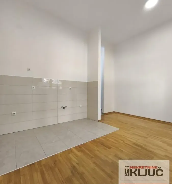 Prodaja, garsonjera, 23m², Socijalno, Novi Sad Sve Podlokacije