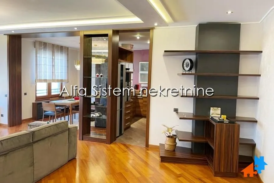 Izdavanje, četvorosoban stan, 118m², Vračar Hram, Vračar Sve Podlokacije