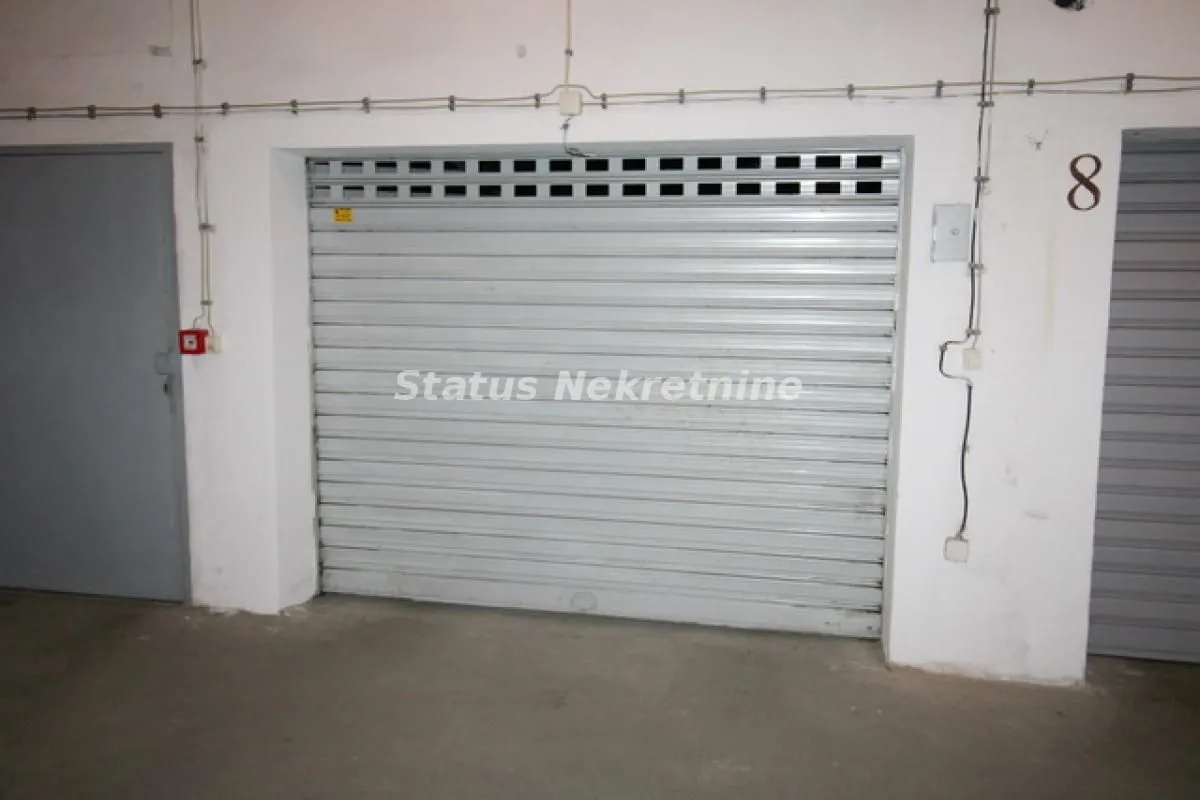 Sale, parking/garage, 18m², Grbavica, Novi Sad Sve Podlokacije