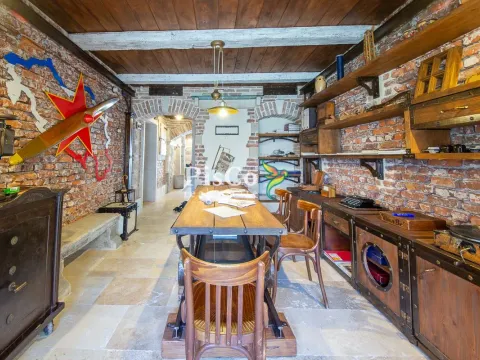 Izdavanje, poslovni prostor, 42m², Centar, Podgorica - image 11