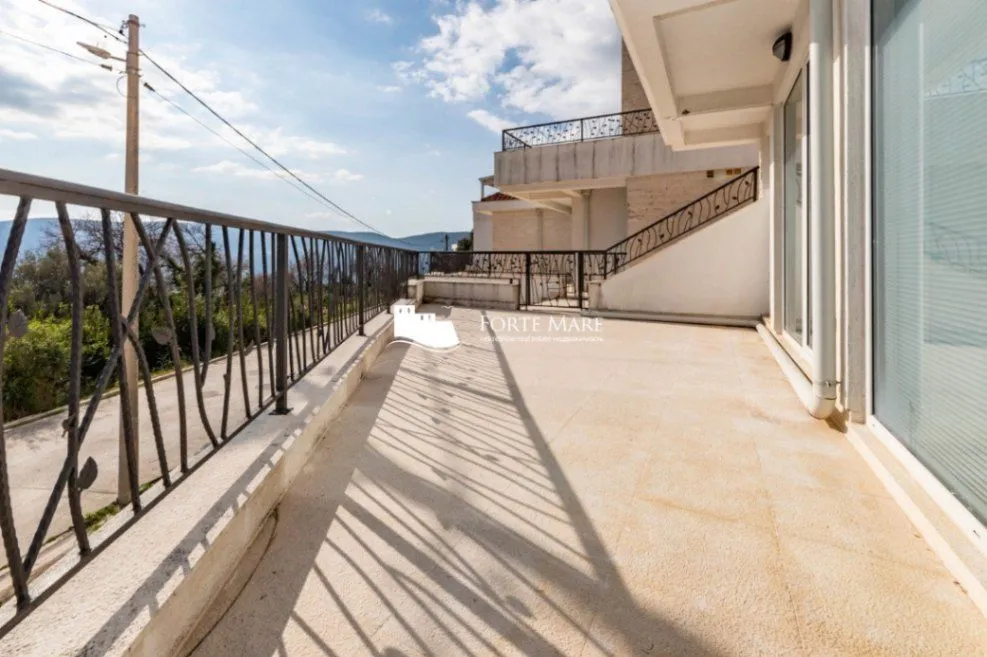 Prodaja, dvosoban stan, 119m², Topla, Herceg Novi