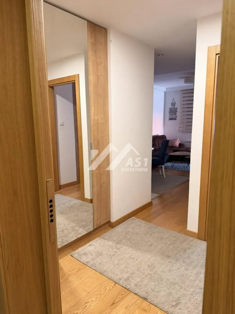 Izdavanje, jednosoban stan, 42m², Socijalno, Novi Sad Sve Podlokacije