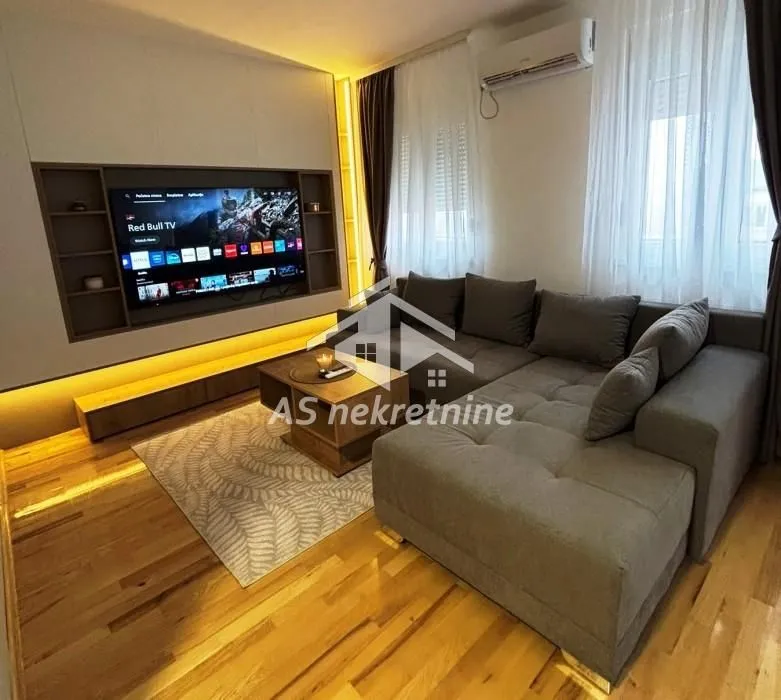 Izdavanje, dvosoban stan, 53m², Uciteljsko Naselje, Zvezdara Sve Podlokacije