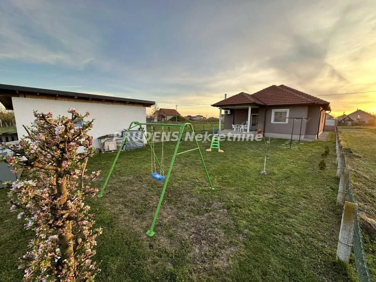 Sale, house, 110m², Dobanovci, Surčin