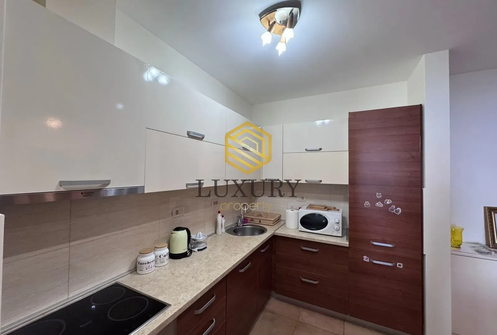 Rent, one bedroom apartment, 70m², Bečići, Budva
