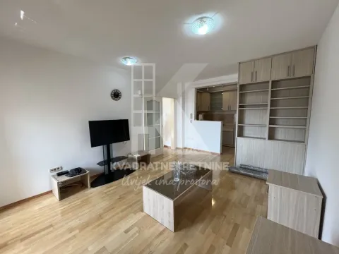 Izdavanje, jednosoban stan, 45m2, Preko Morače, Podgorica Izdavanje, jednosoban stan, 45m2, Preko Morače, Podgorica